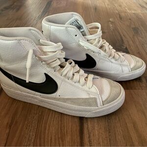Nike Kids White and Black Sneakers